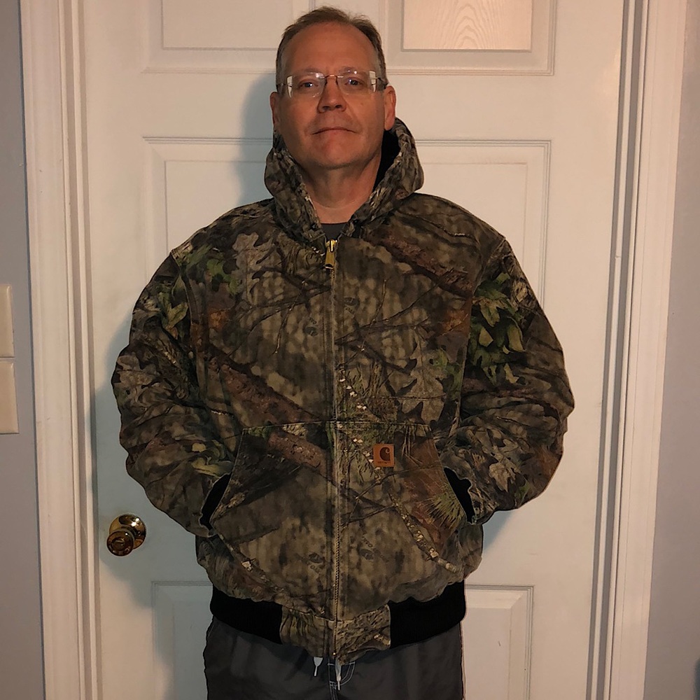 Carhartt Camo Men’s Jacket Large.